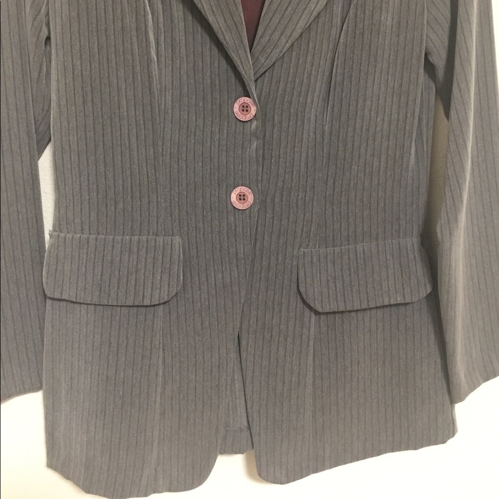 Gray striped blazer - Picture 2 of 6
